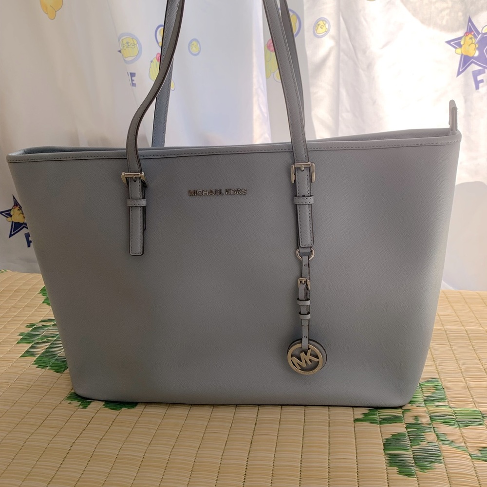 Michael Kors Jet Set Medium Saffiano Leather Top-Zip Tote Bag